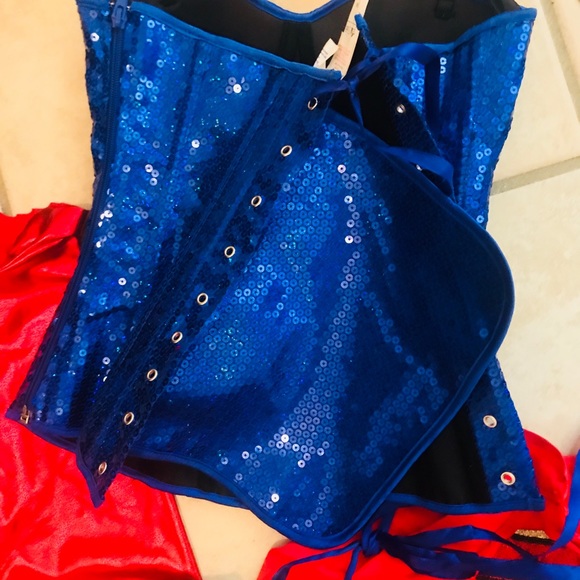 Halloween costume - Picture 3 of 4